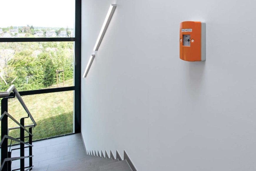 Neue Treppenhauszentralen THZ N4 und THZ Comfort N4 von GEZE